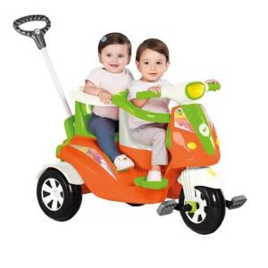 Moto Duo + 02 Capacete Triciclo Infantil 02 Crianças Com Empurrador | Mini Veículos Brinquedos Mini Veículos